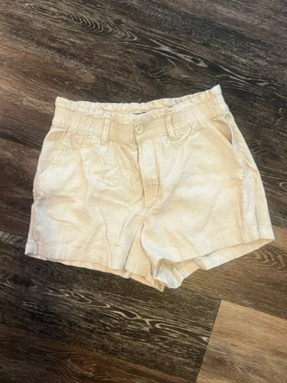 Women's Hollister High Rise Soft Shorts, Size M, Cream, Elastic Waist, Ex Cond